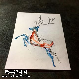 手稿水彩的鹿纹身图案
