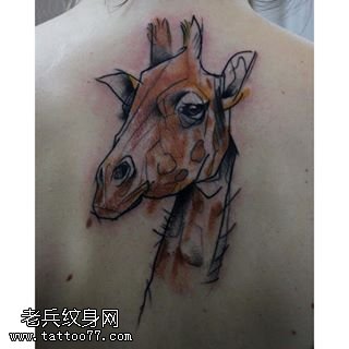 背部点刺鹿纹身图案