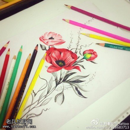 手稿彩绘的花卉纹身图案