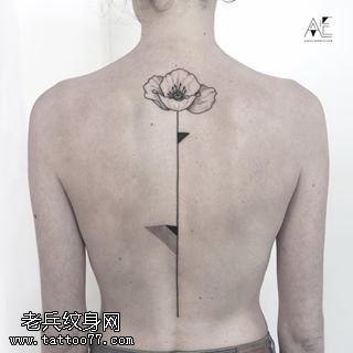 脊梁上一枝罂粟花纹身图案
