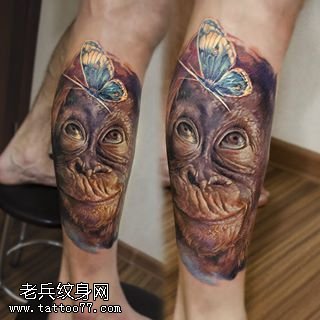 小腿写实的猩猩纹身图案