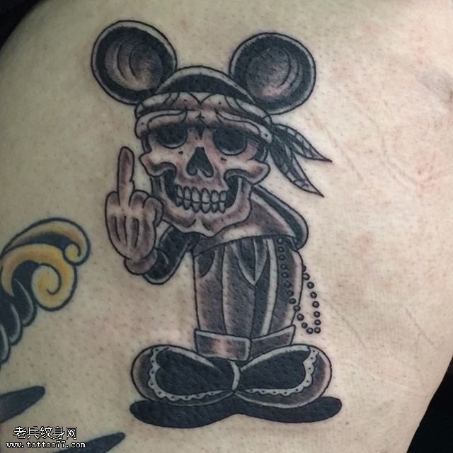 腿部骷髅米奇纹身图案