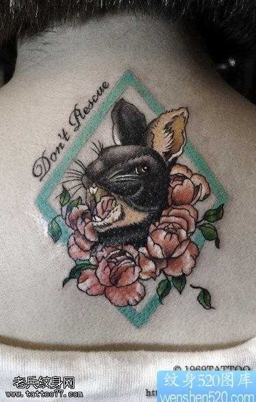 颈部经典时尚的兔子纹身图案