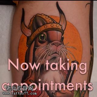 腿部的兔子王纹身图案