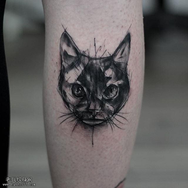 小腿水墨的猫咪纹身图案
