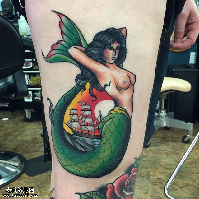 大腿彩绘美人鱼纹身图案
