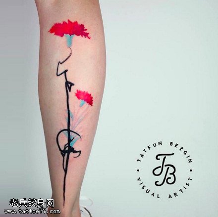 小腿上的康乃馨纹身图案