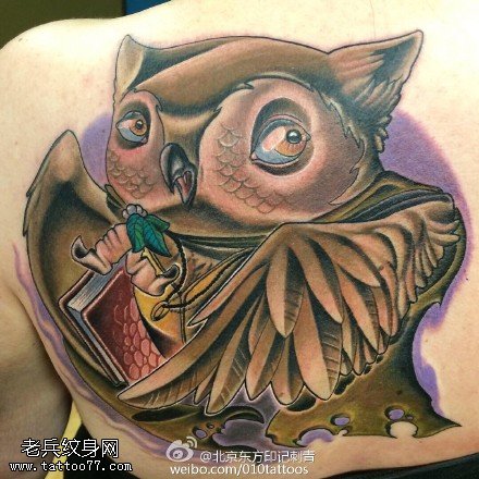 背部猫头鹰博士纹身图案