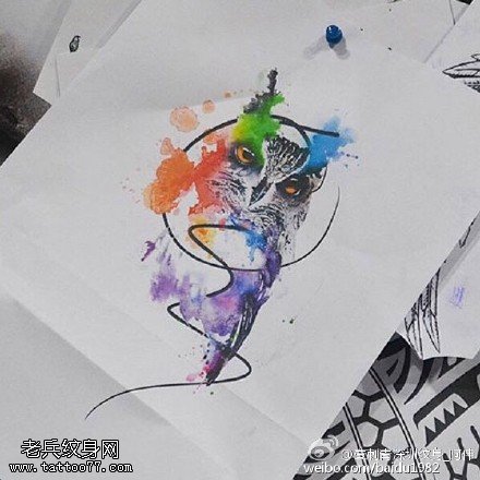 水彩的猫头鹰纹身图案