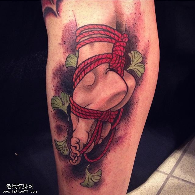 被捆绑的双脚纹身图案