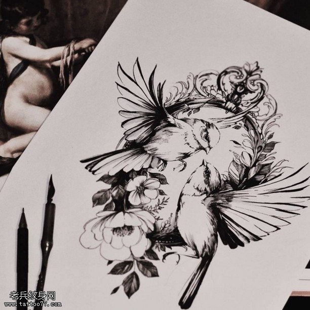 手稿花环鸟儿纹身图案