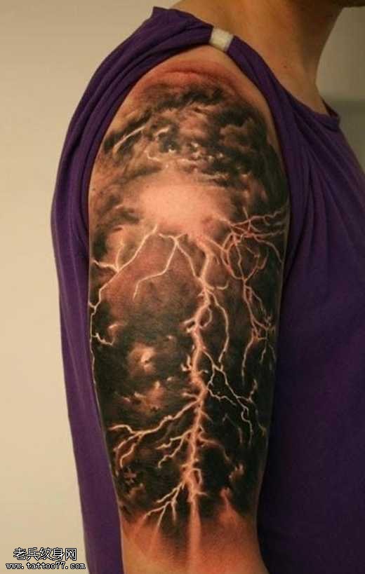 胳膊闪电纹身图案