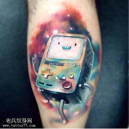 小腿上的游戏机纹身图案