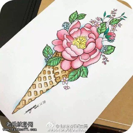 手稿冰激凌花纹身图案