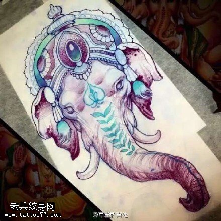 手稿彩色的象神纹身图案