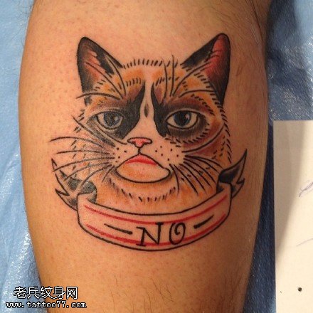 小腿生气的猫咪纹身图案