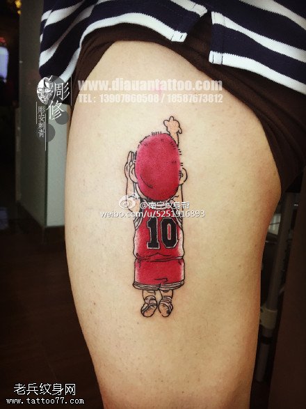 大腿上的球员纹身图案