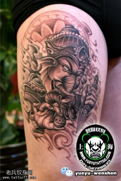 大腿上的象神纹身图案