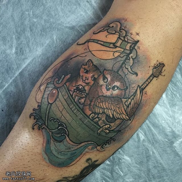 帆船上的猫头鹰纹身图案