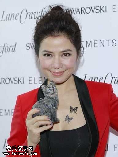 胸部钟楚红大方秀蝴蝶纹身图案