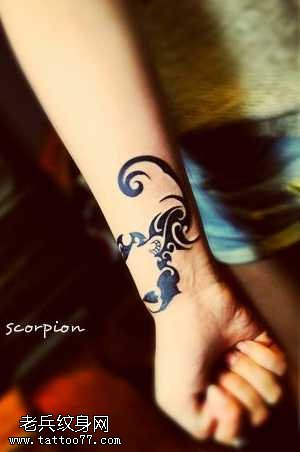 手腕蝎子图腾纹身图案