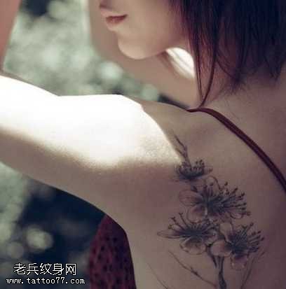 后背关于文化的纹身图案