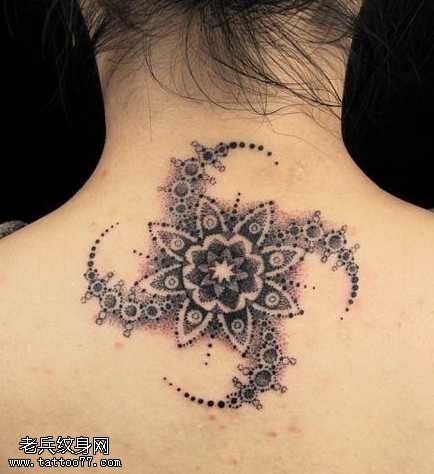 背部印度指甲花图腾纹身图案