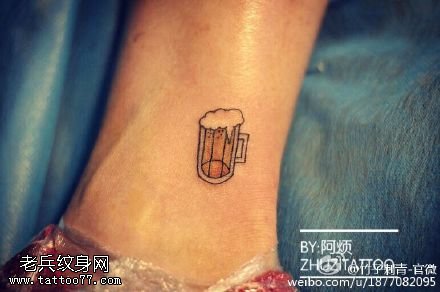 一杯啤酒纹身图案