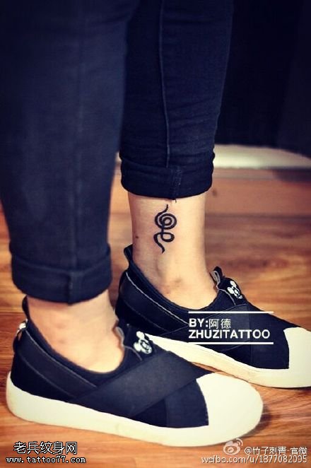 小腿的音符纹身图案