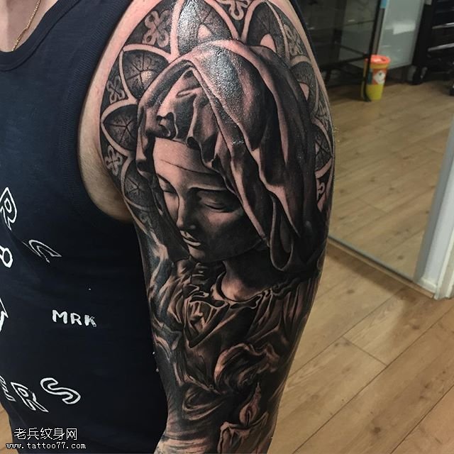 肩膀圣母纹身图案