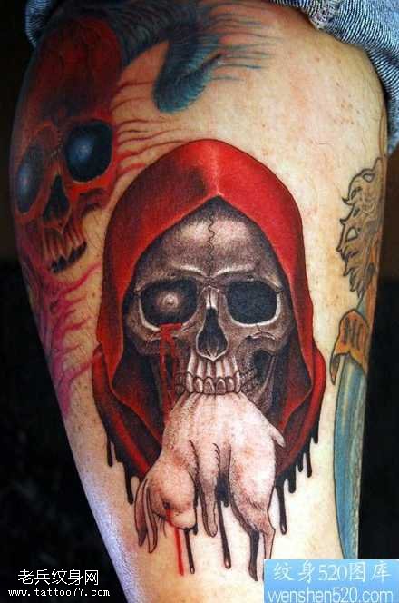 叼着小兔子的单眼骷髅纹身图案