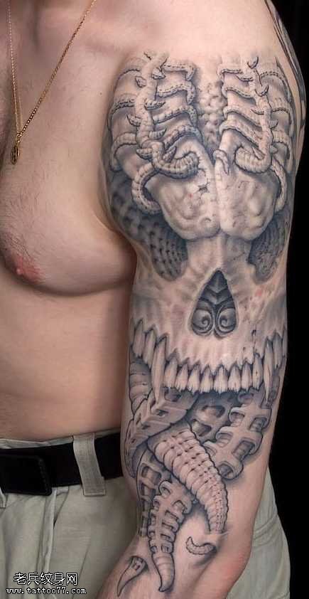 胳膊另类纹身图案