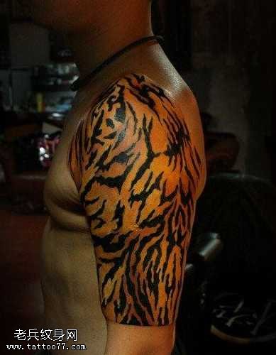 胳膊超酷豹纹身图案