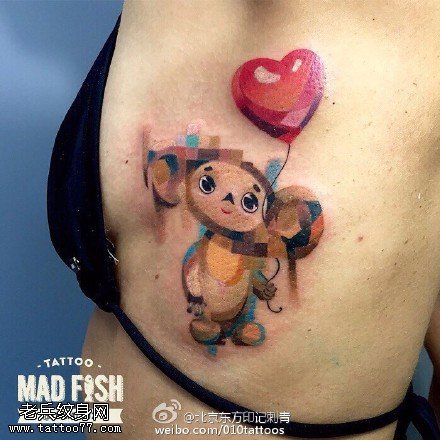 测腹的小猴子纹身图案