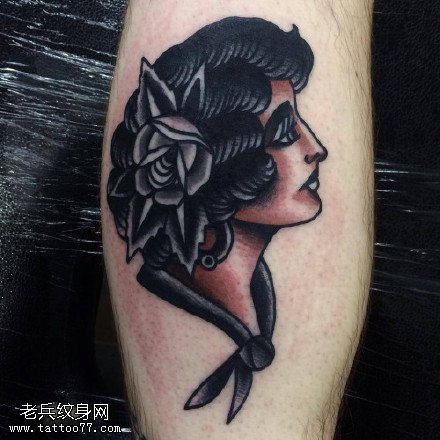 小腿的女郎纹身图案