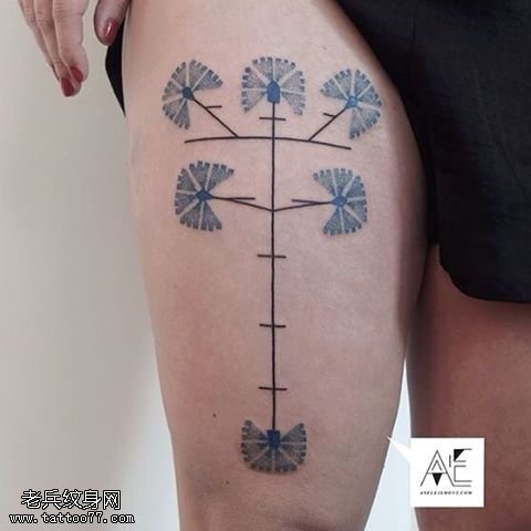大腿点刺扇形纹身图案