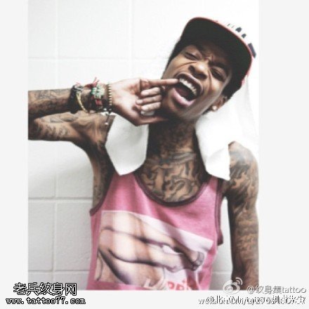 欧美经典时尚男孩纹身图案