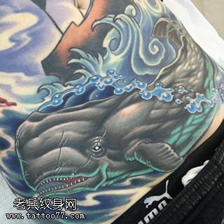 手稿会喷水的鱼纹身图案