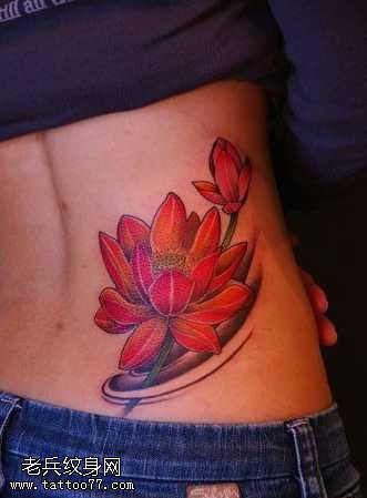 腰部火红荷花纹身图案