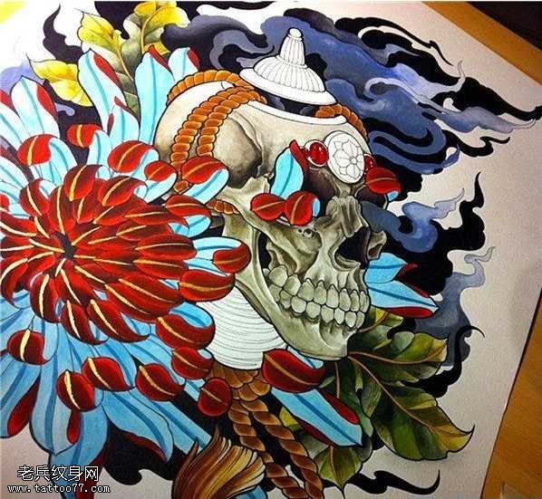 欧美骷髅头菊花纹身图案
