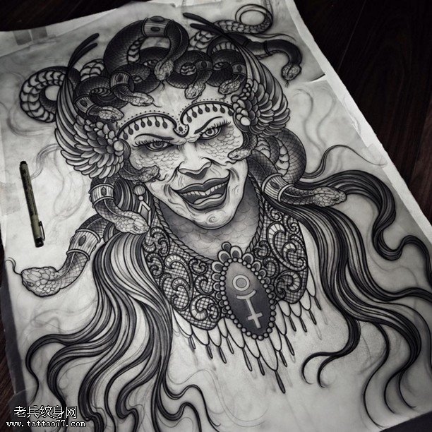 手稿蛇发女纹身图案