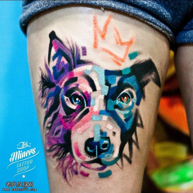 大腿上涂鸦的狗狗纹身图案