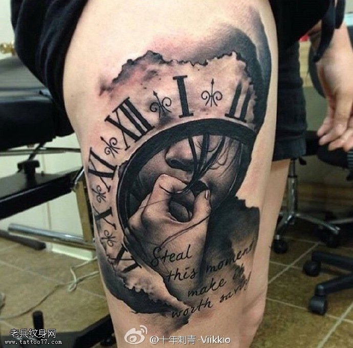 大腿上的罗马时光纹身图案