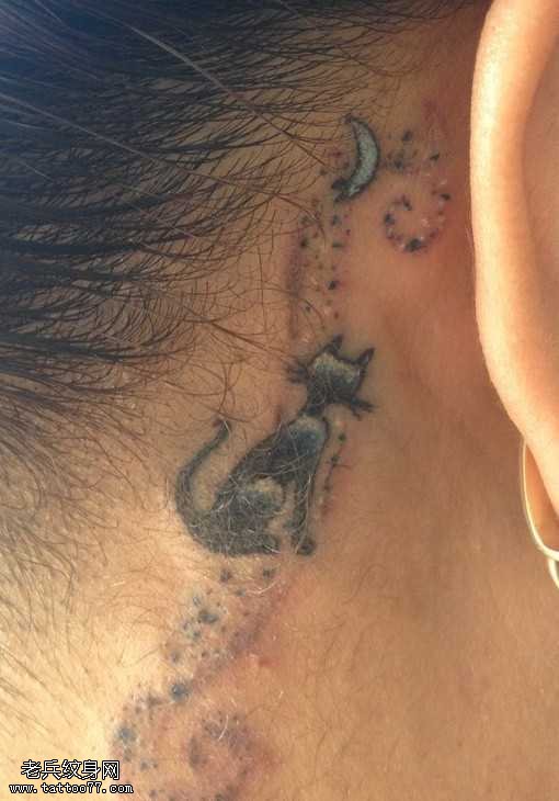 耳部性感英文纹身图案