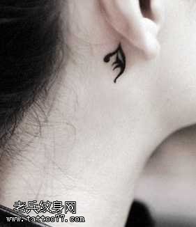 耳部小清新小图腾纹身图案