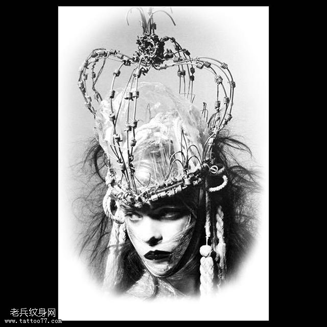 手稿艺术皇冠女郎纹身图案