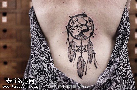 背部经典捕梦网纹身图案