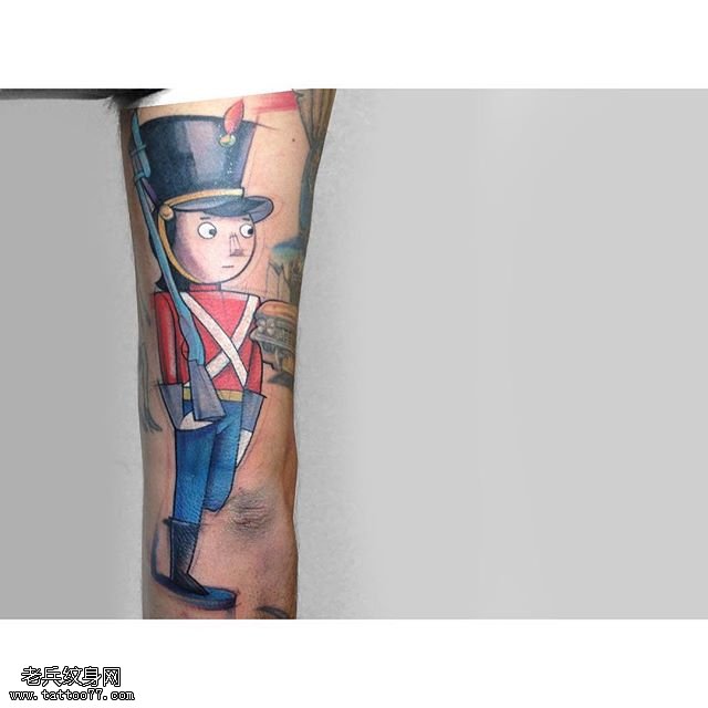 胳膊上的卡通人纹身图案