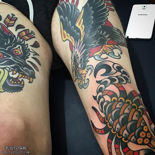 大腿彩绘老鹰纹身图案
