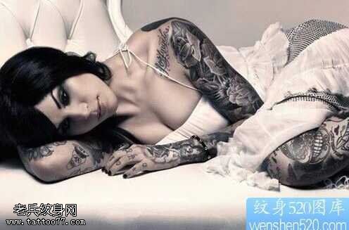 花臂性感妹子纹身图案